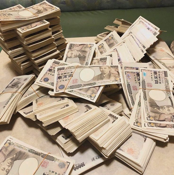 laane213's tweet photo. もし本日1億円を受け取ったら、何に使いますか？🤔💴

1 借金を返済する

2 投資してください

3 それを使って生活をより良くしてください https://t.co/z1eGY82Mog