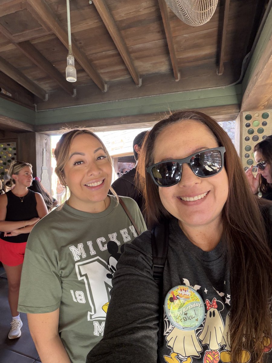 j_sali's tweet photo. I took the day off and began my birthday celebrations with my sister! Lunch at Din Tai Fung, Disney Fun, got home to flowers from the hubs 💜 I am so grateful and thankful for today! I usually dislike celebrating my bday, I am allowing myself to be celebrated #birthday #virgo https://t.co/8GIvaDtCTT