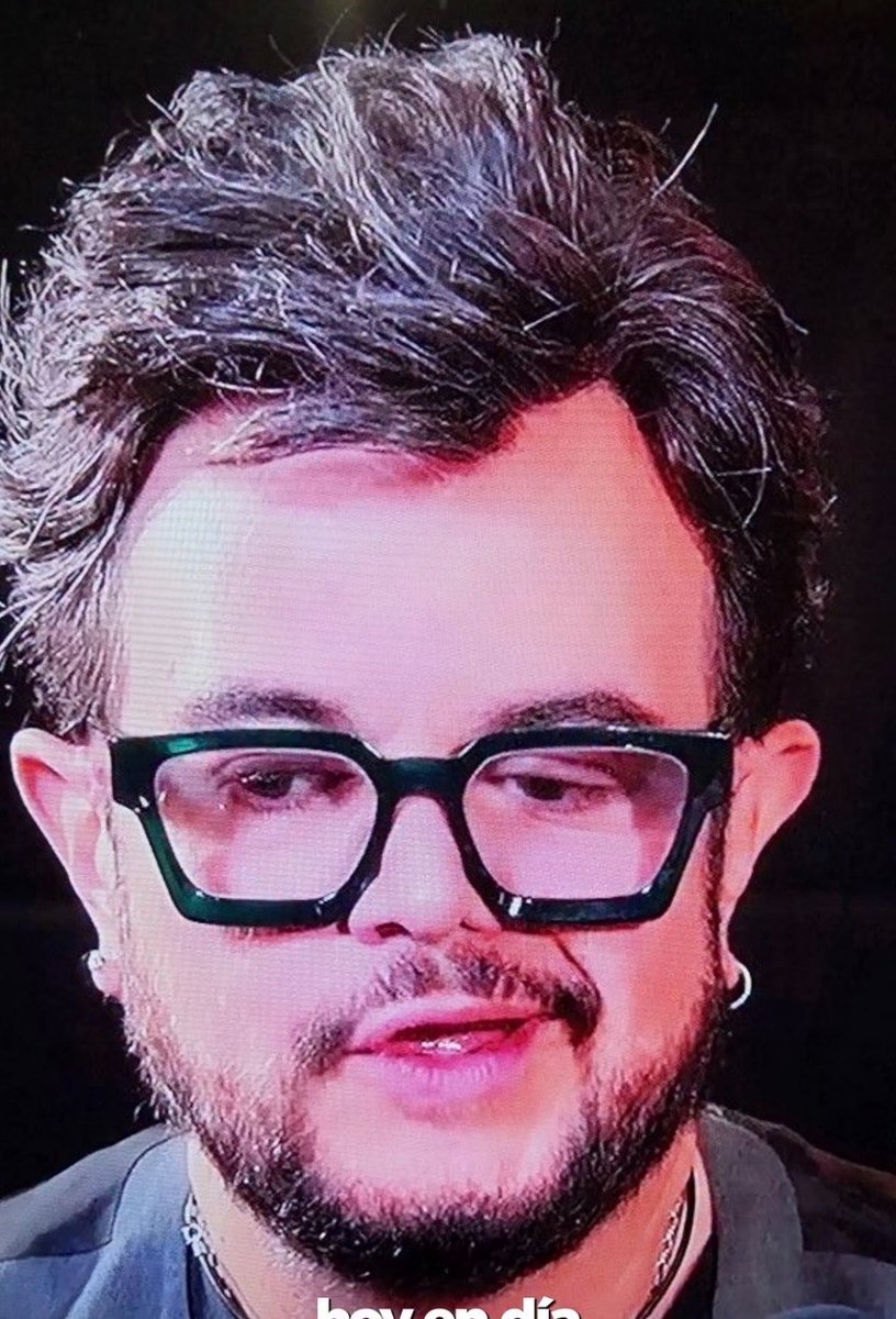 SoySimpsonito's tweet photo. Aleks Syntek, sus brotes psicóticos solo lo incriminan más y más.
¡No, señor Syntek! No desquite su ira con un cute british boy ¡Atrás, atrás! ¡Se-señor Syntek! ¡Arghhghglalalala! https://t.co/vwboBA0uZx