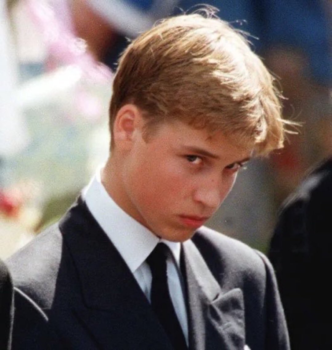 TG_desk69's tweet photo. Today is the day the entire world has decided to stand behind Prince William. 

Who needs enemies if you have Harry and Earl Spencer??? https://t.co/KG3XbbdQ5G