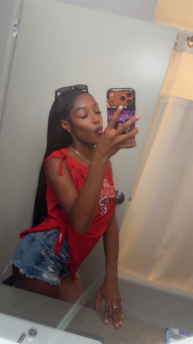 JaeBaeee14's tweet photo. Dirty birds rally 🦅❤️🖤🤍 #NotAFan https://t.co/v3OrItXSqY