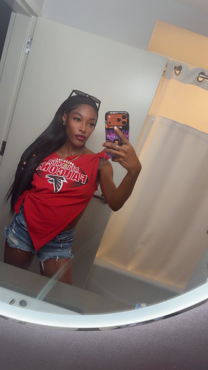 JaeBaeee14's tweet photo. Dirty birds rally 🦅❤️🖤🤍 #NotAFan https://t.co/v3OrItXSqY