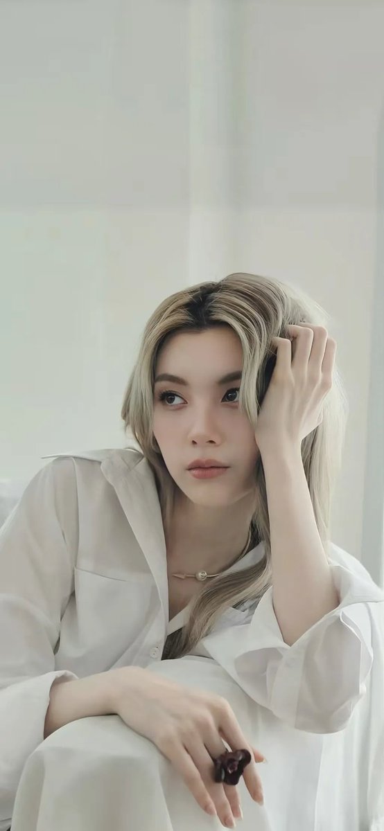 CineFocu's tweet photo. UPDATE: THAI CELEBRITY OF THE YEAR 2026

Top 3 leading the Netizens Choice rankings:
🥇 Lingling Kwong – 219.6K+ votes
🥈 Yoko Apasra – 215.8K+ votes
🥉 Orm Kornnaphat – 205.3K+ votes https://t.co/URyNtETOyV