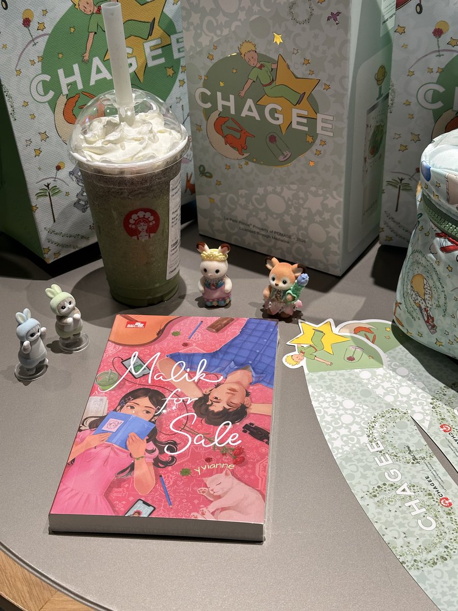mochichand's tweet photo. Hihi akhirnya waktu minggu malam aku balik lagi ke gramed buat bapul kkdd 🥹😍 haloow Malik Anya salken yah 👋 🌸🍀✨ and haloww ma luv le petit prince goodies ⭐️🌕🌙🦊🫅🌹hoho love them sm 💋 https://t.co/CEdPbaXGvx