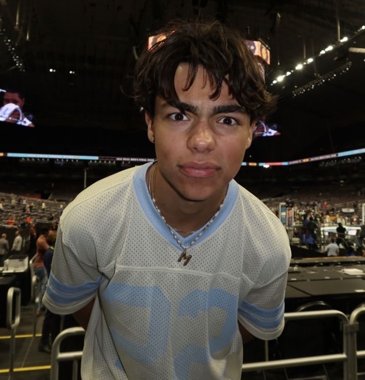 dnylprz434599's tweet photo. malachi barton
If you want to see better🥵 photos of the person on the page, check out the post I liked😏 https://t.co/klGkam6q62