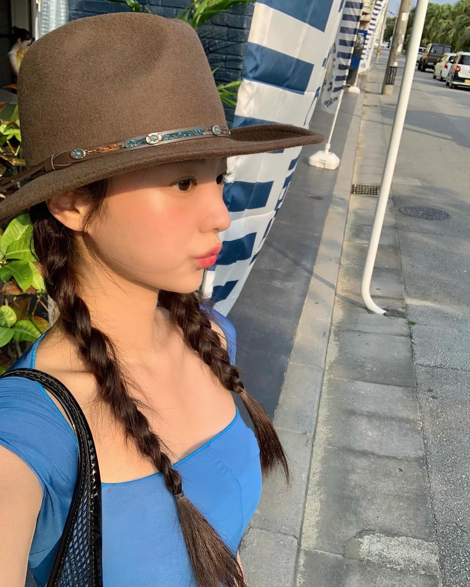 melikecelik18's tweet photo. Howdy! 🌻 Don’t forget: your smile can brighten someone’s day—wear it proudly. 🦋
vwlYy https://t.co/EDi7vs6y1u