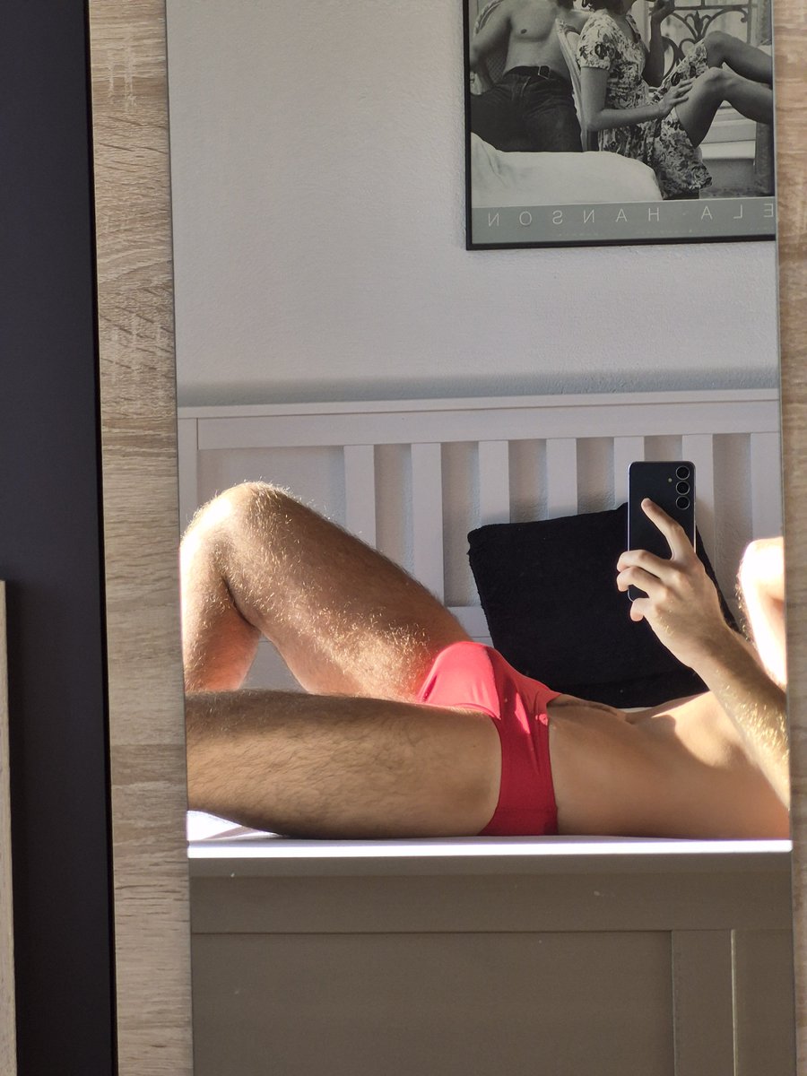 speedoswimmboy's tweet photo. Morning strech for sure in #speedos 🩲 choose your favourite https://t.co/YXCFYWRurD