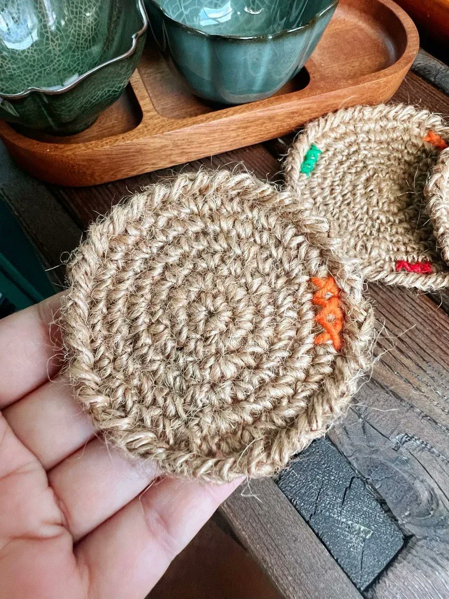 LeonMeggisez's tweet photo. Just finished this cute woven linen coaster set , the texture is so cozy and perfect for my morning coffee! Handmade bits hit different ， https://t.co/b0xvPA0Eiq