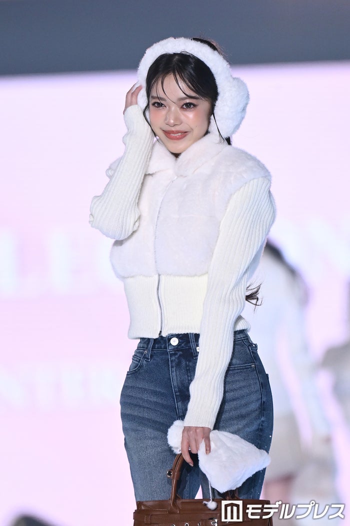 modelpress's tweet photo. 【❤️TGC 2026 A/W❤️】

MORE STAR中山こはく、ボリュームイヤーマフがキュート「透明感がすごい」「スタイルの良さが際立ってる」の声
https://t.co/cDKQHz16SY

#マイナビTGC #TGC @kohaku_ms0730 https://t.co/3TgVjSvbI7