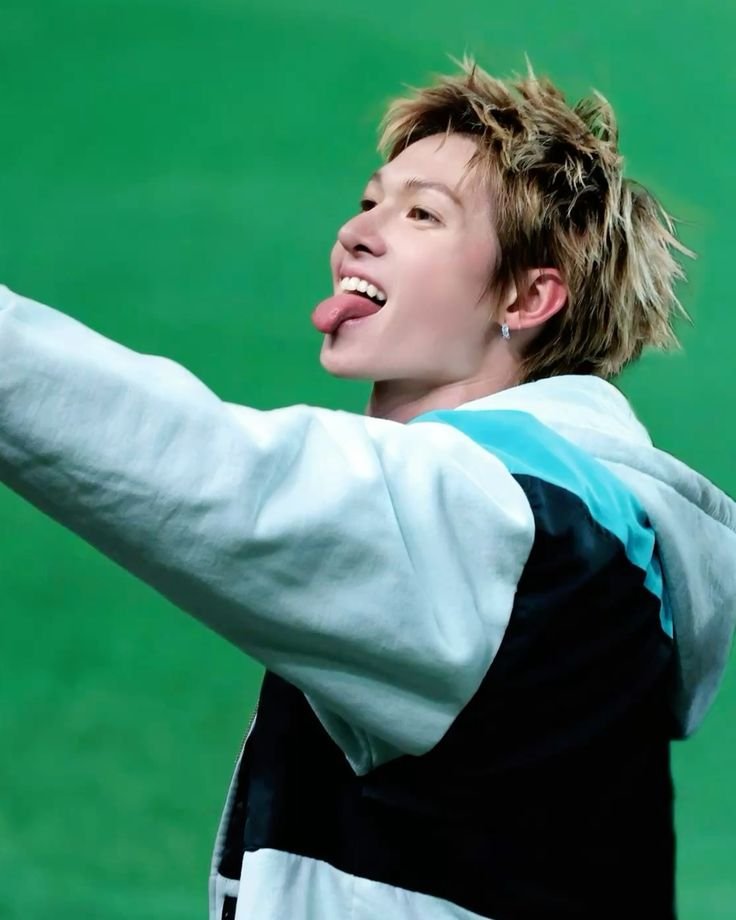 Nmcxx_3's tweet photo. @MARTINGLOBAL_ His aura instantly elevates the stage, making MARTIN EDWARDS a PRODIGY PRODUCER whose presence feels like a MARSTERPIECE.

MARTIN CAPTIVATED THE CEREMONY

#MARTINIconicPresence
#CORTISatBusanAsiad
#MARTIN #마틴 https://t.co/4AXAWSuka0