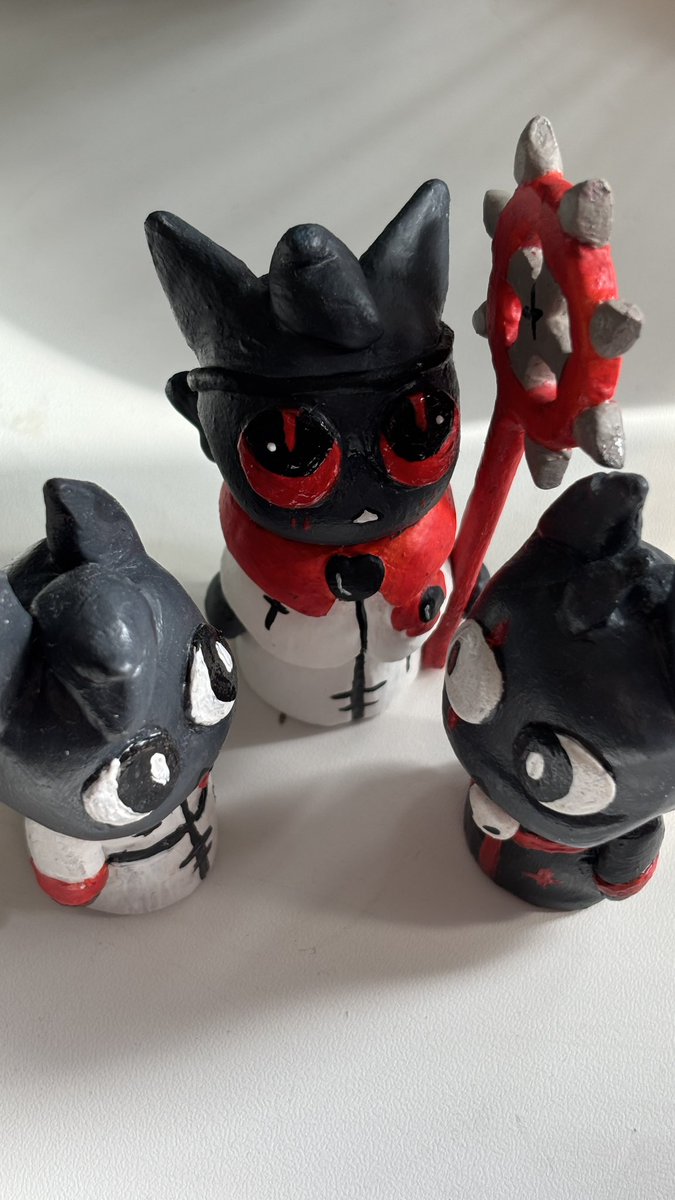 oc_blue_wolf's tweet photo. Decided to compare my very first handmade Baal figure with the new one! You know, even though working with light colors is still tough, the improvement is huge! ✨

I feel like if I craft a new version of Aym next, it will be a whole new level for me!

#CultOfTheLamb https://t.co/A2bKGaqQFD