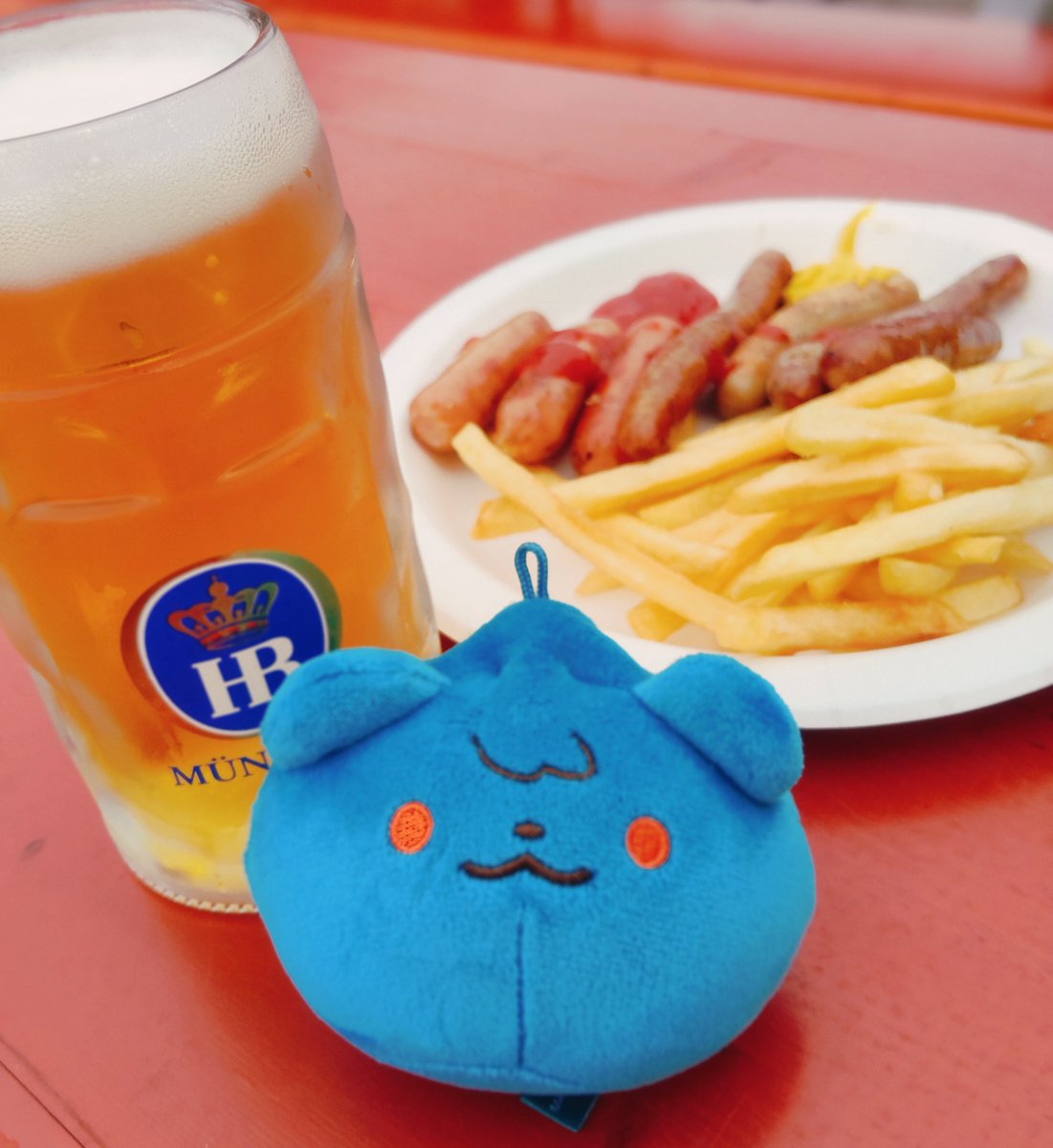 MEGUAround40's tweet photo. お昼から飲むビール美味い。。。 https://t.co/5RtqNLm5BR