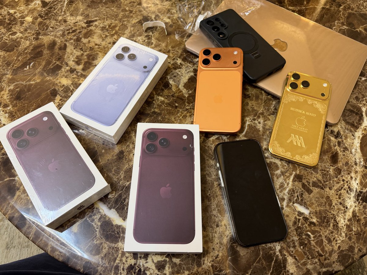 MudiwaHood's tweet photo. My iphone 18 promax is here🙏
Got delivered 3 with wifey and Junior’s phones…. Will see what to do with old ones…. https://t.co/O8eVAlsGUU