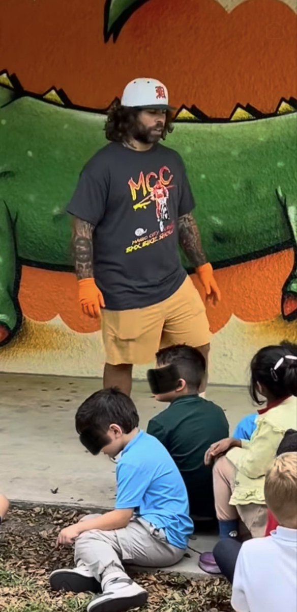 Graffitigayfish's tweet photo. ATOMIK 🇺🇸🤡

Always good to see some clowns in jail. Jail or in a grave, at the end only few ones finish well in this business😂 
And they teach this crap to your kids! What a joke💩🫶🏻

#graffitigaysport #graffiti #miami #hiphopshit #vandal https://t.co/zyZCODTOrG