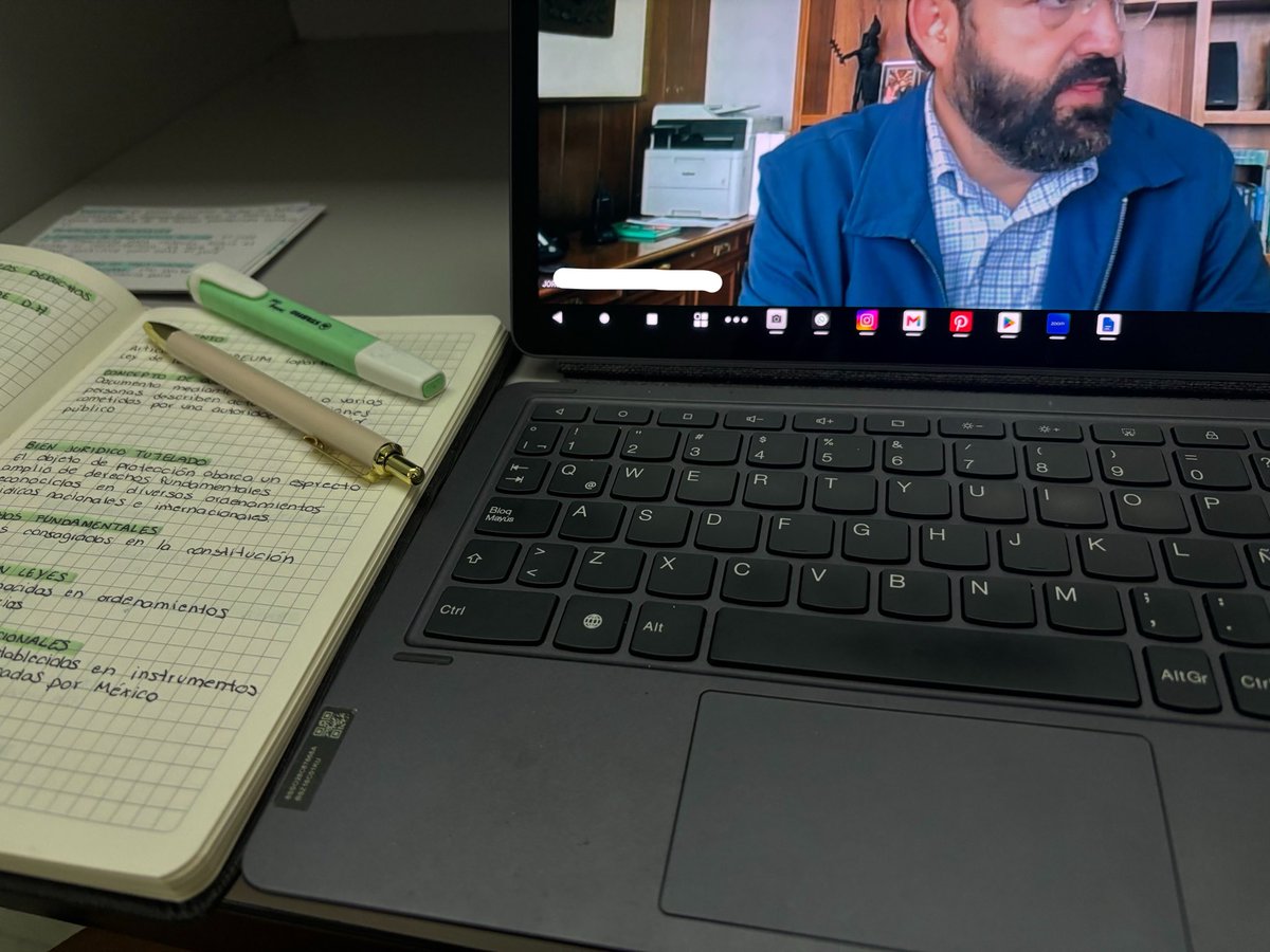wtf_Pams's tweet photo. Estudiando como si este país tuviera futuro https://t.co/0zkgaNq2Nm