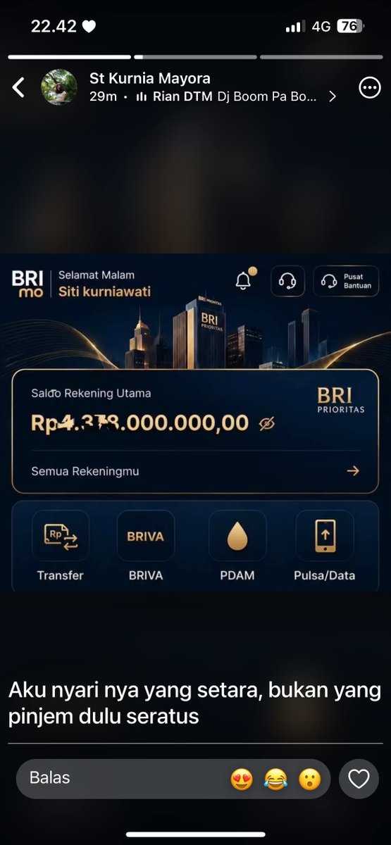 Smash1014314's tweet photo. Anak baru di pabrik gue ternyata orang have 😭 Pantes kerjaannya kayak orang nggak butuh duit.

Dari tampilan, BRImo-nya aja beda warna 😭🤣 https://t.co/yCkd8qTYZN