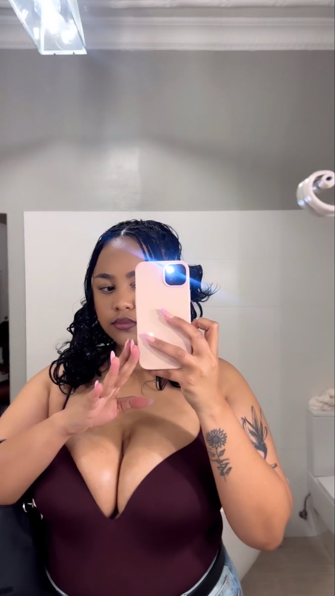 nyeletiii_c's tweet photo. 🍒 💋 https://t.co/Illqtah8xH