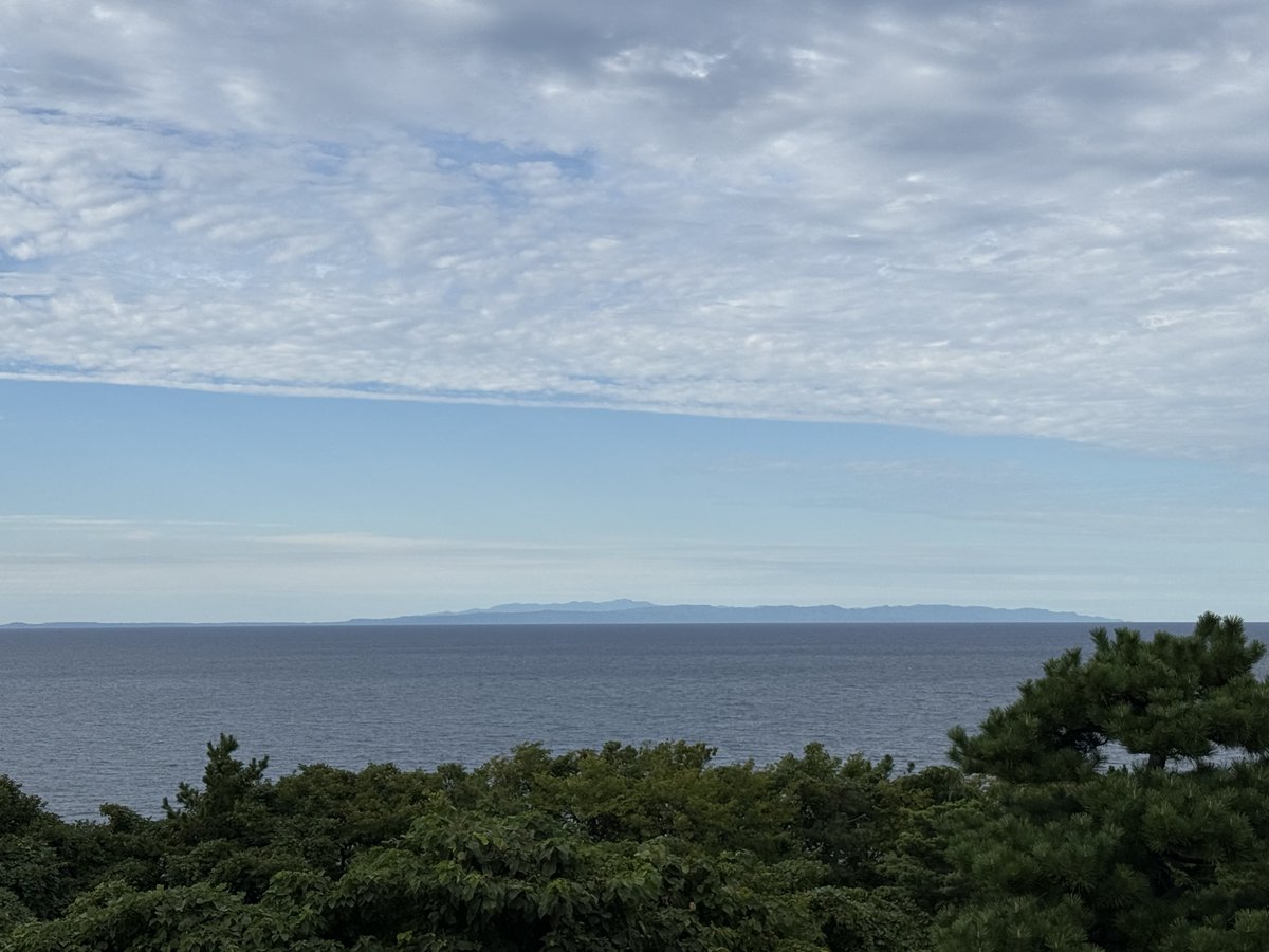 barnard0330's tweet photo. 日本海〜
佐渡島〜 https://t.co/C37SqnafVh