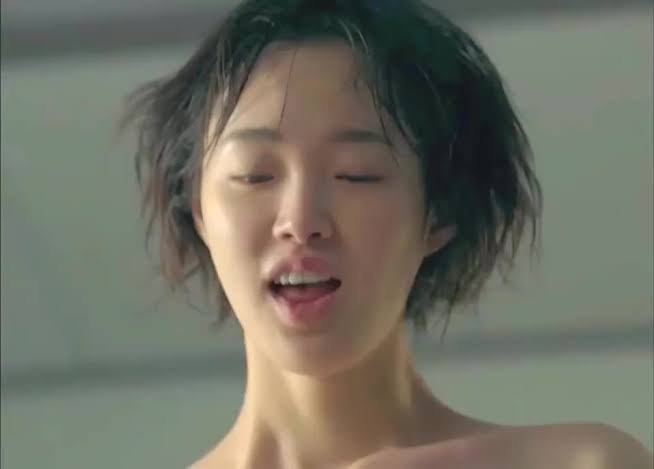 factualindexx's tweet photo. 🇰🇷🔥 New GEN KOREAN ACTRESSES WHO TOOK NUDE ROLES

1. 🇰🇷 Park Ji-hyun — Hidden Face (2024)
2. 🇰🇷 Nana — Mask Girl (2023)
3. 🇰🇷 Kang Hae-lim — Somebody (2022)
4. 🇰🇷 Cha Joo-young — The Glory (2022–23)
5. 🇰🇷 Lee Joo-bin — Money Heist: Korea (2022)
6. 🇰🇷 Kim Tae-ri — The Handmaiden (2016)
7. 🇰🇷 Kim Go-eun — A Muse (2012)
8. 🇰🇷 Lim Ji-yeon — Obsessed (2014)
9. 🇰🇷 Esom — Scarlet Innocence (2014)
10. 🇰🇷 Jo Bo-ah — Innocent Thing (2014)

🎬 These are roles associated with actual on-screen nudity, rather than simply kissing, romance or conventional sex scenes.

📌 The Glory used a combination of Cha Joo-young’s own body, CGI and a body double for different portions of the nude sequences.

Which performance do you remember most? 👀

#KoreanActresses #KDrama #KoreanCinema #KDramaActresses #NetflixKorea