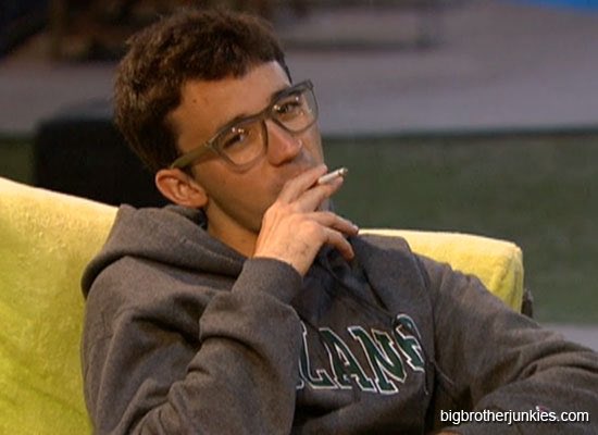 helarquizo's tweet photo. I miss when houseguests used to smoke cigarettes cus we used to get shots like this #bb28 https://t.co/B2BCtCJvZb