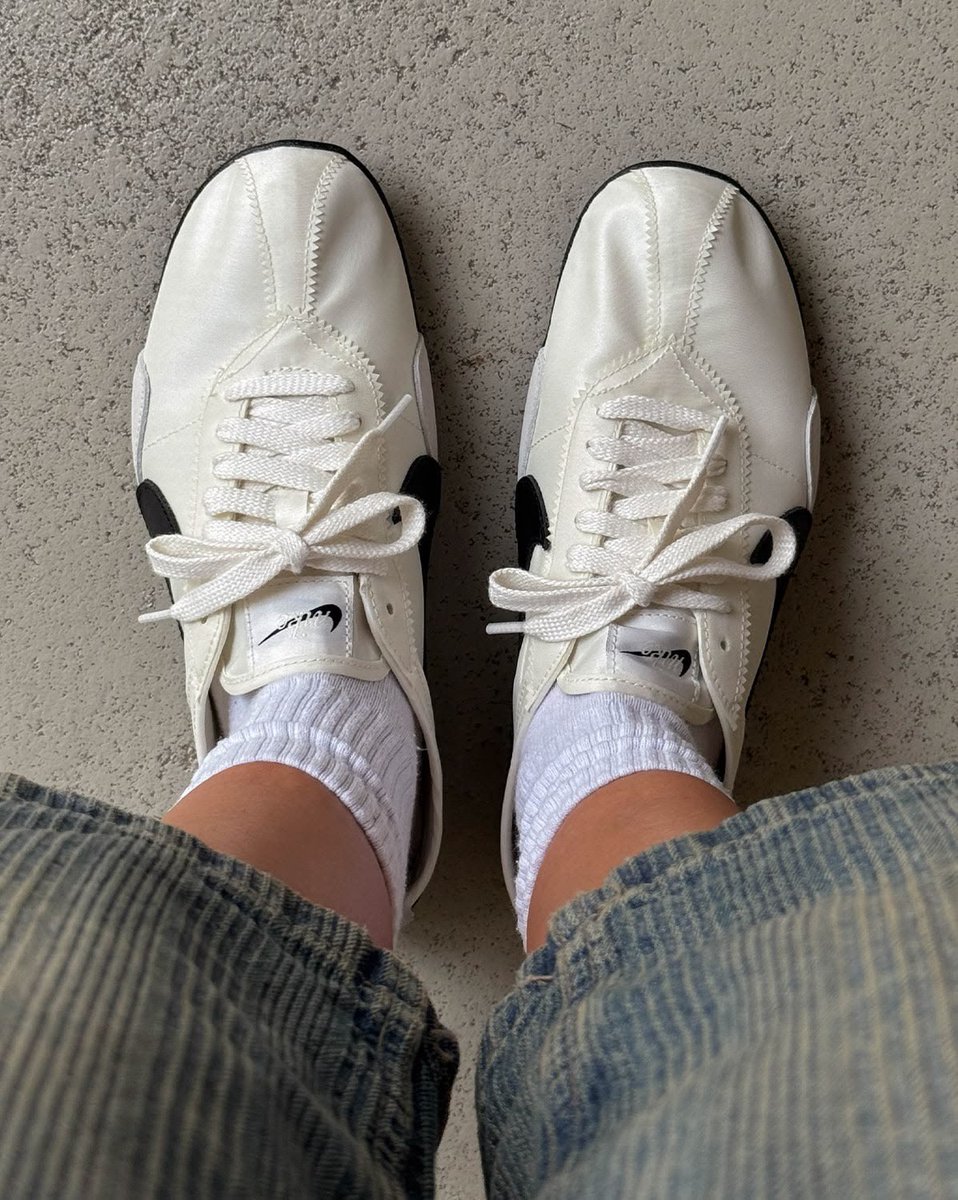 foundinmycl0set's tweet photo. ขาย ส่งต่อ รองเท้าผ้าใบ nike moon shoe og sail/black สภาพดี ใส่แค่ 1 ครั้ง ออกช็อปสยามเซ็น ที่ไทยน่าจะหมดแล้วค่ะ

size us6.5 23.5
3,900 +กล่อง เชือกสำรอง

#ส่งต่อรองเท้า #ส่งต่อรองเท้ามือสอง #รองเท้ามือสอง #ส่งต่อnike #nikeมือสอง #รองเท้าadidas #รองเท้าผ้าใบมือสอง #ส่งต่อadidas https://t.co/aZ78TLZhkF