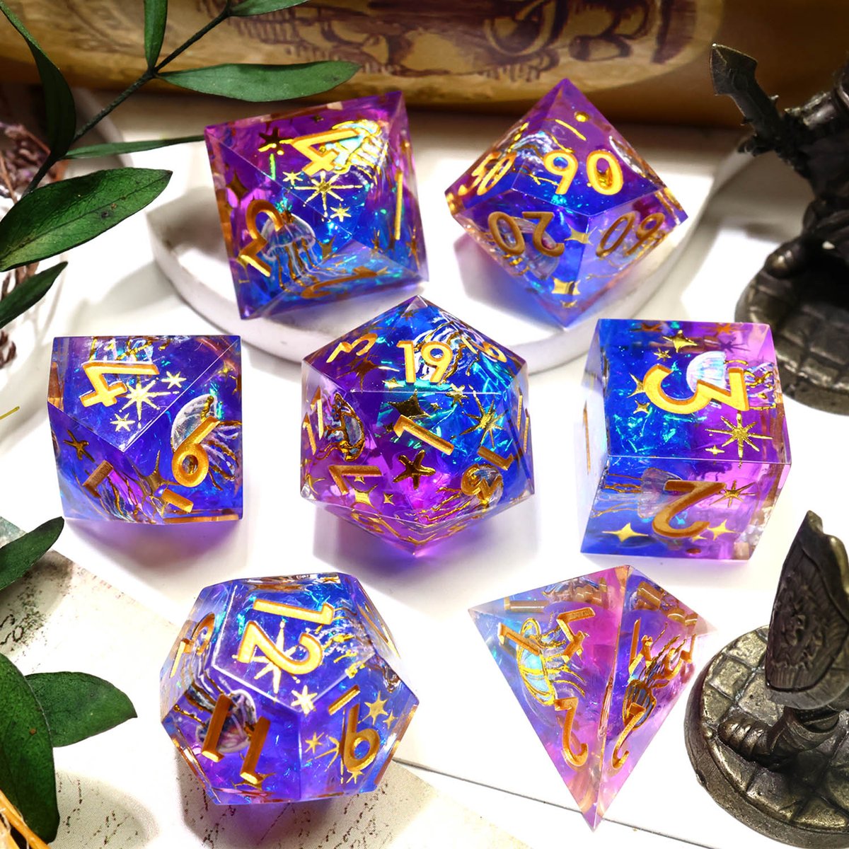ManyM92950's tweet photo. What does a jellyfish roll? 🌊✨

A mystical potion, perhaps? These sharp-edged dice hold the secrets of the deep sea. The color shift is just stunning. 💜💙

#DND #TTRPG #DiceCollector #CriticalRole #OceanAesthetic #ResinArt #Jellyfish #HandmadeWithLove https://t.co/ID4H8KFI89