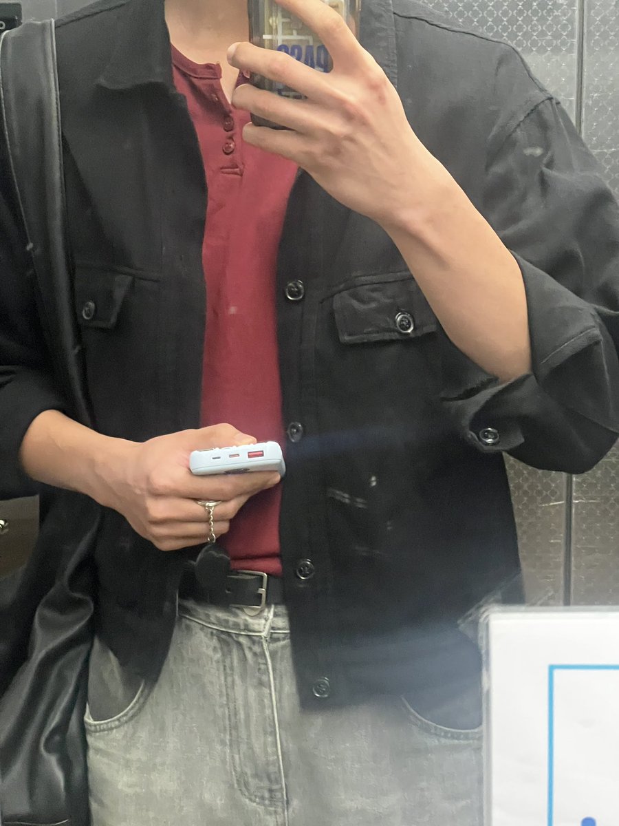 noahwpst's tweet photo. 날씨가 이렇게 좋은데 데이트도 못하고 출근이나 하다니… 나도 데이트 좋아하는데 쩝 https://t.co/VXNqrVJFxI