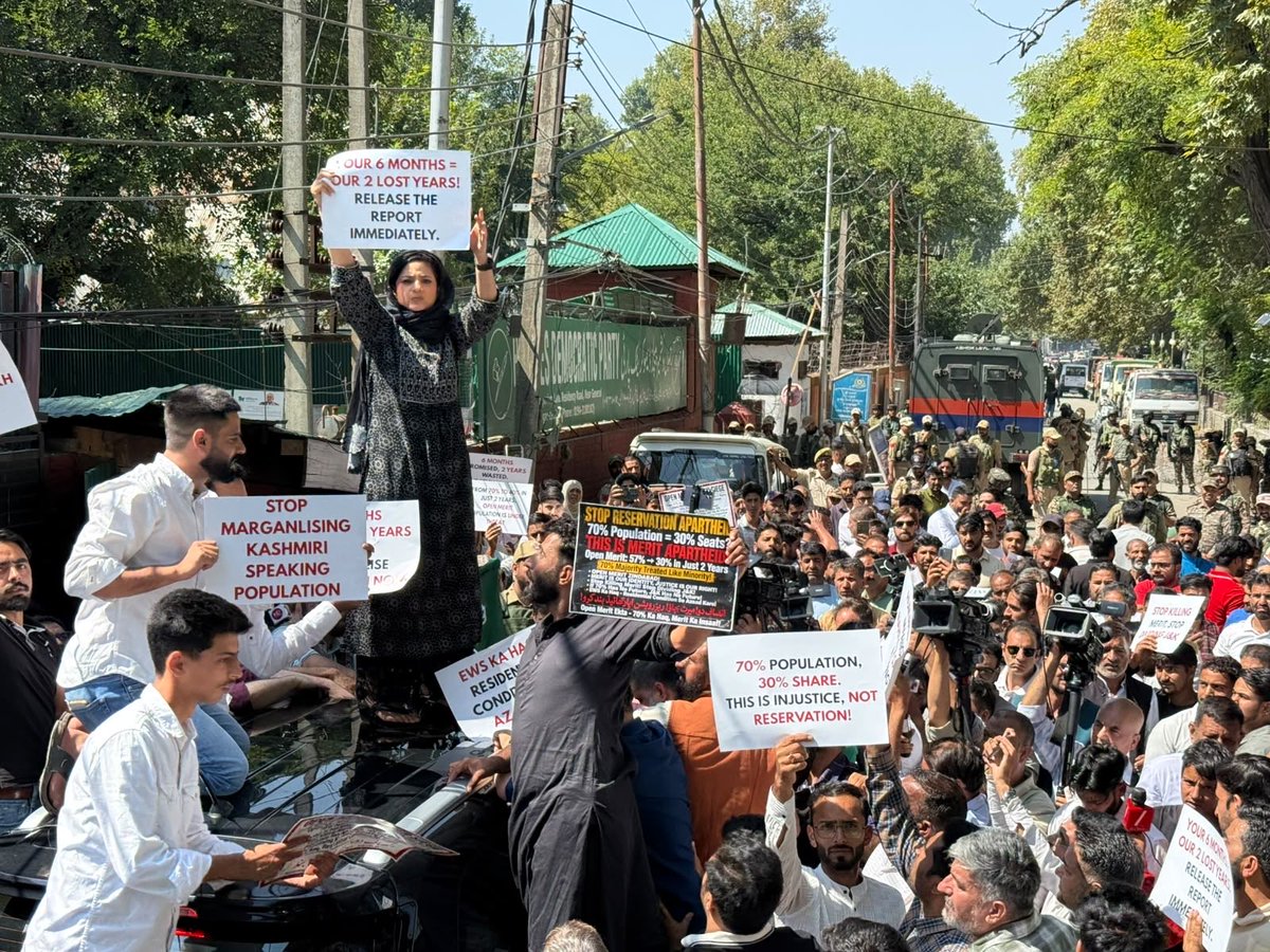 Vikasamiinn's tweet photo. Today, exactly 21 months after @OmarAbdullah promised to resolve the RESERVATION issue within 6 months, the victims of Reservation Apartheid are back on the streets. Because that promise was never kept.

We were promised justice in 6 months. We waited for 21 months. And what did we get? Nothing but silence, delay, and a sub-committee report that you are too scared to make public.

When 70% of our youth are forced to fight for just 30% of seats, where is their future? An entire generation is being pushed into depression and hopelessness. You have turned their degrees into worthless pieces of paper and their dreams into nightmares