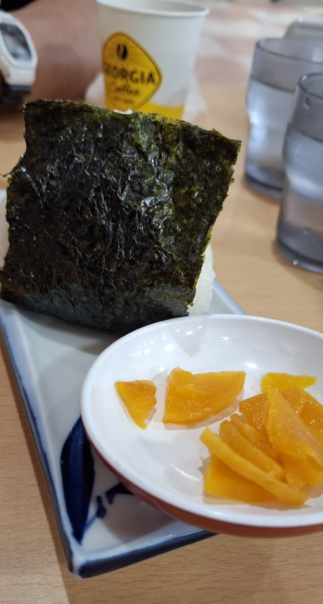 Ocean03_30's tweet photo. ケーキ今日かと思った笑⃝
 #弥彦競輪
 #諸橋愛 がんばれー.ᐟ.ᐟ https://t.co/fwiWhGJZnE