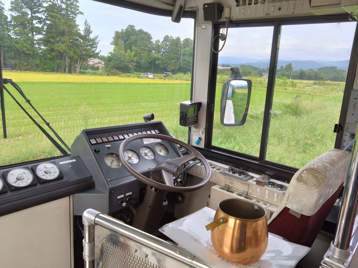 honokunigou's tweet photo. 立山ベース トロリーバスの駅で保存されている立山トンネルトロリーバス8001を訪問。車内も公開されている(要寄付金) #ほの国案件 https://t.co/pXdwwMr5Ly