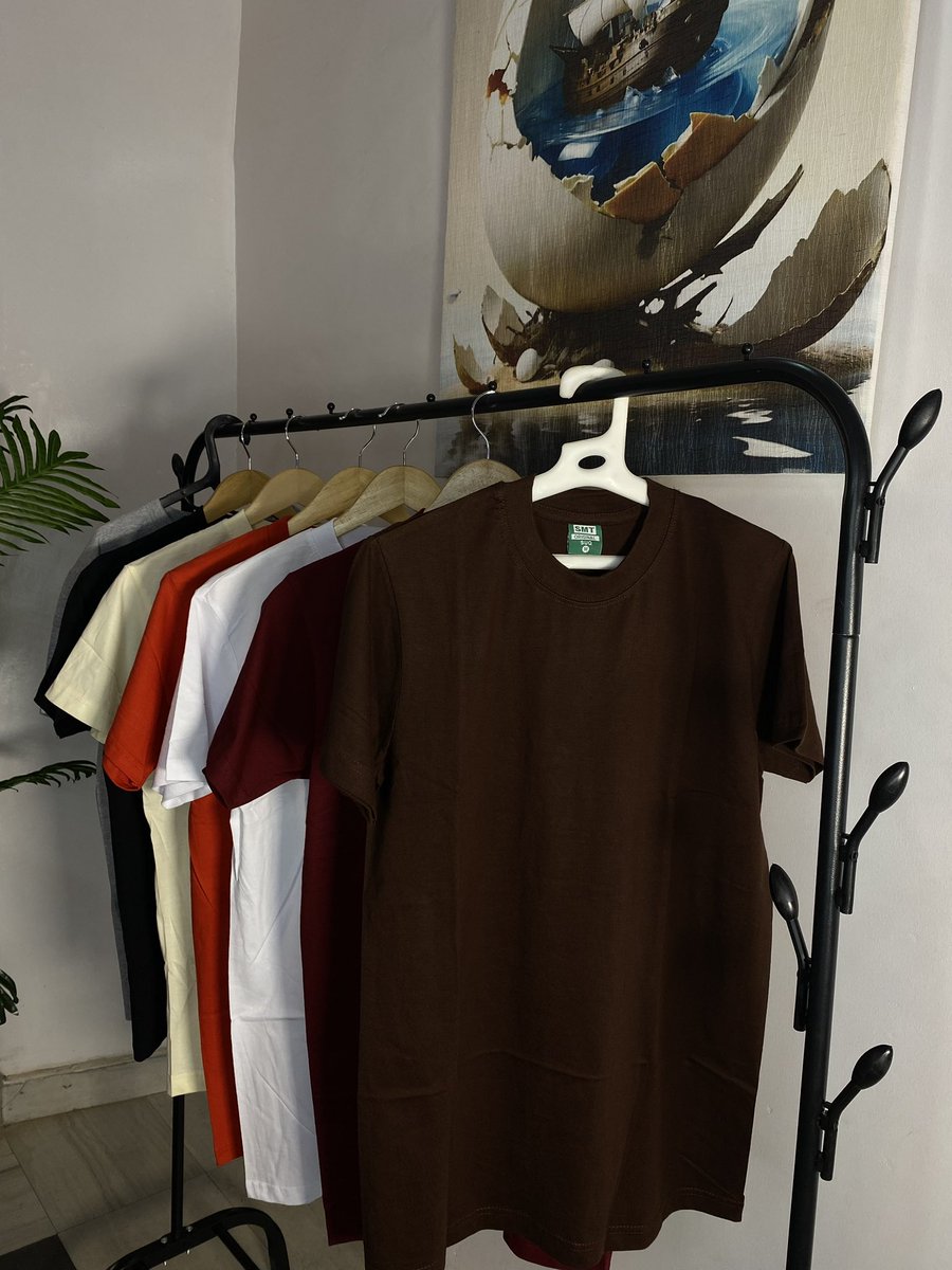 aminatImran's tweet photo. PLAIN TEES 

🏷️5,500

Please rt🙏 https://t.co/r0QjwFR9rH
