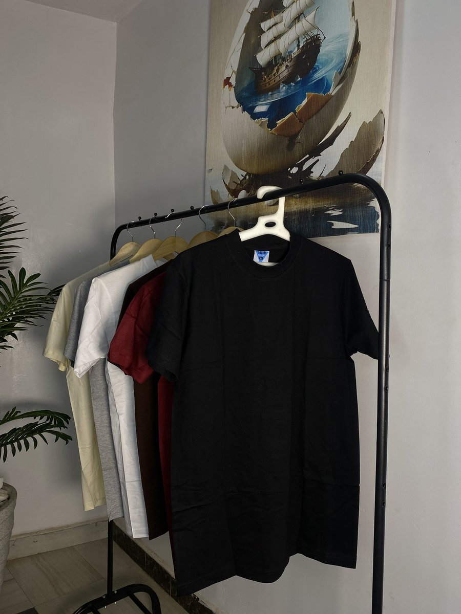 aminatImran's tweet photo. PLAIN TEES 

🏷️5,500

Please rt🙏 https://t.co/r0QjwFR9rH