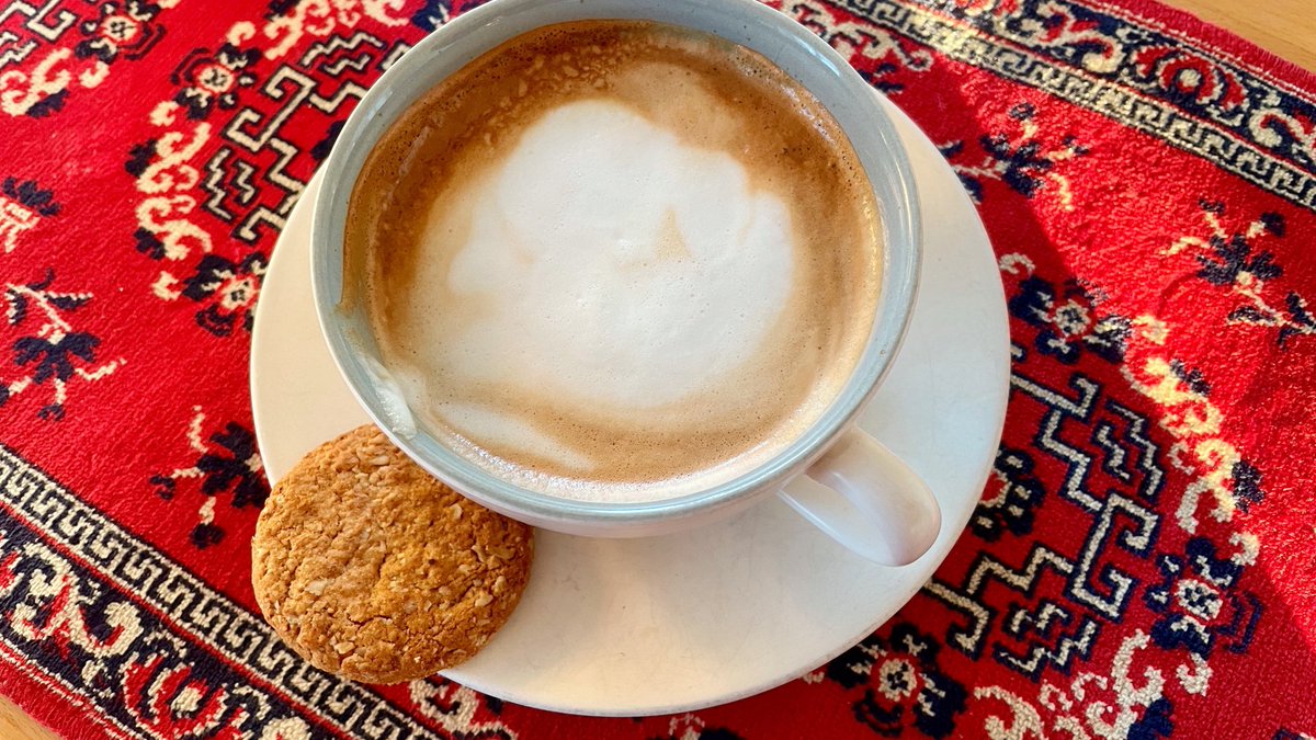 KirbyOgier63mb's tweet photo. Tried the new smart café app today—ordered my latte before leaving, and it was ready when I walked in. No waiting, just pure coffee joy! ， https://t.co/z5M2yby0Sr