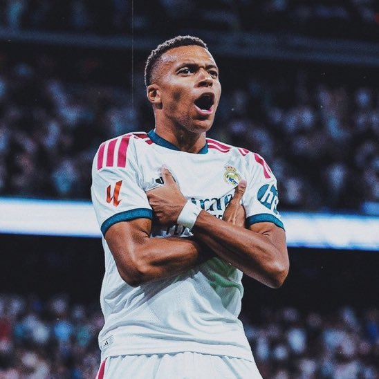 MadridXtra's tweet photo. 🚨 JUST IN: Kylian Mbappé’s deal with On is expected to last around a DECADE.

It could see him wear On boots for the REST of his career. @TheAthleticFC https://t.co/xjryXoj7V3