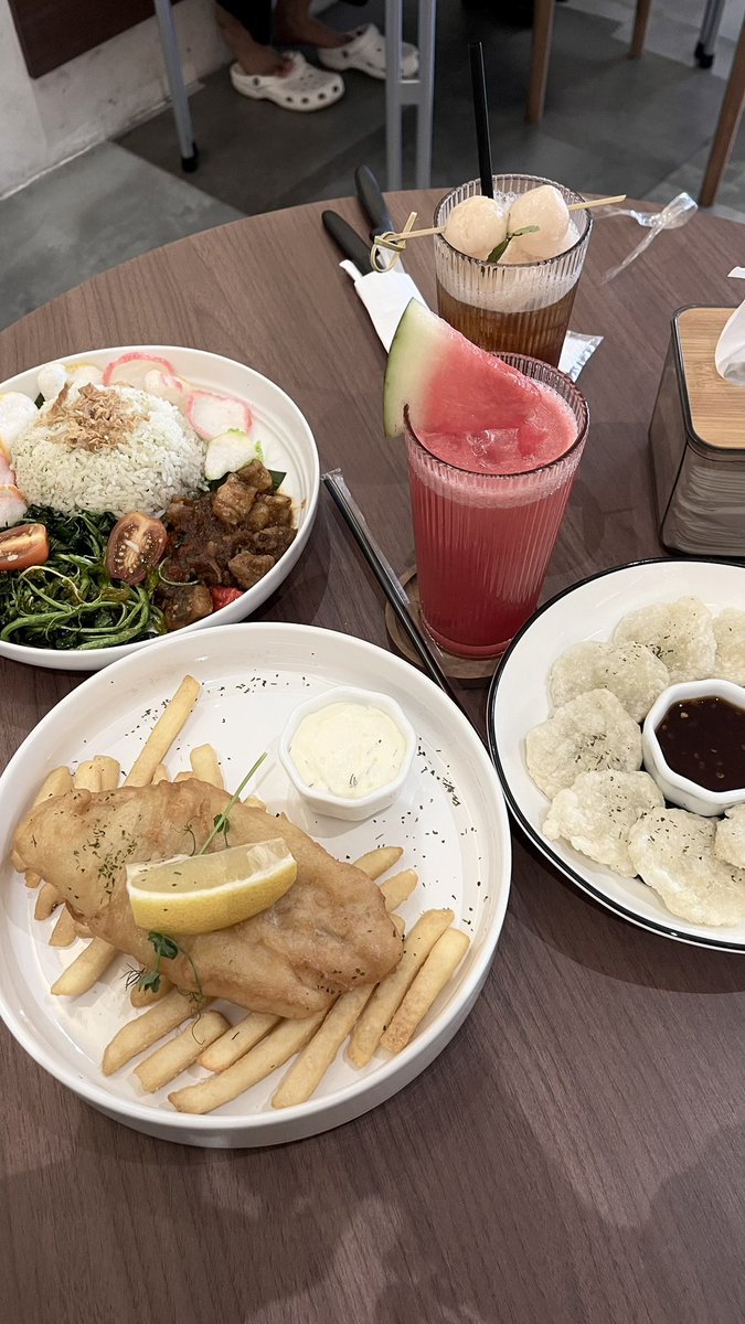 ffffffffarah's tweet photo. 📍duwatiga jl dr cipto, bdg https://t.co/e0X4ABC6Gi