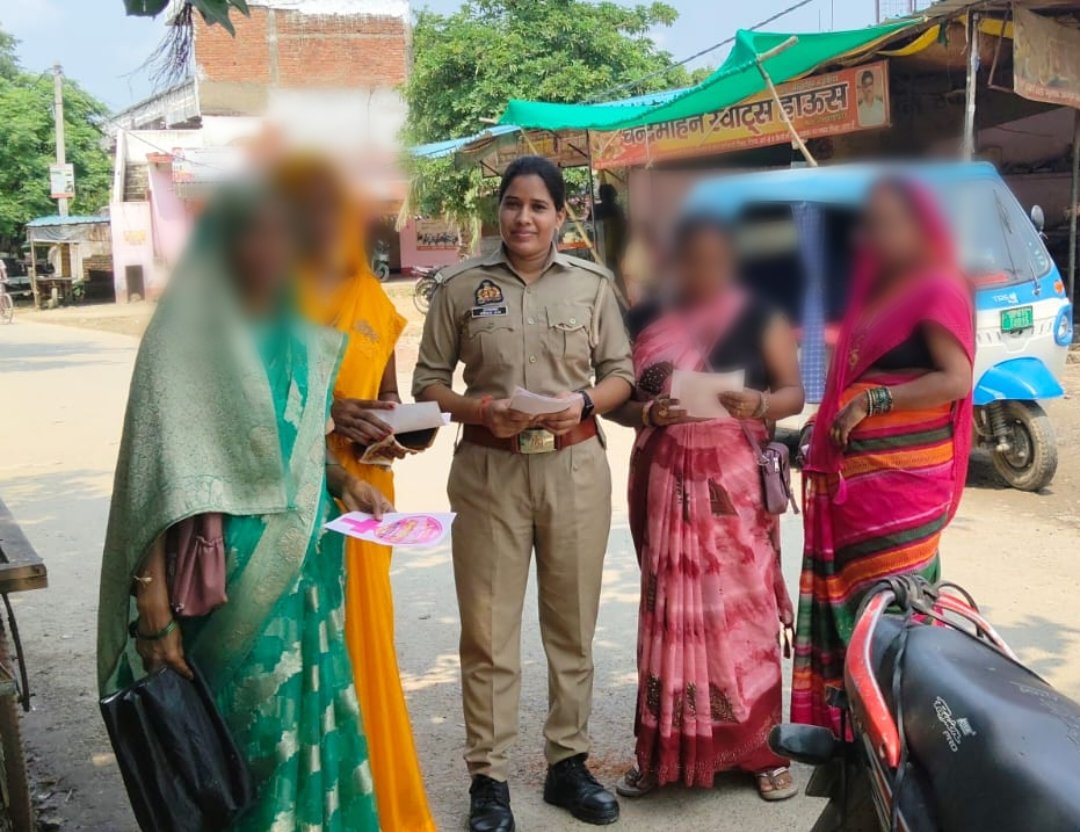 ghazipurpolice's tweet photo. दिनांक 19.09.2026 को जनपद गाजीपुर के #थाना_नगसर हाल्ट की मिशन शक्ति टीम द्वारा #मिशन_शक्ति_फेज_5 (द्वितीय चरण)के तहत महिलाओं/बालिकाओं/छात्राओं को #WomenPowerline-1090, 181, 112 #CMHelpline-1076 व विभिन्न योजनाओं के बारे मे जागरूक कर पम्पलेट वितरित किया गया। #WomenEmpowermen
#MissionShakti5
#नारी_सुरक्षा_सम्मान_स्वावलंबन
@Uppolice
@IgRangeVaranasi
@adgzonevaranasi