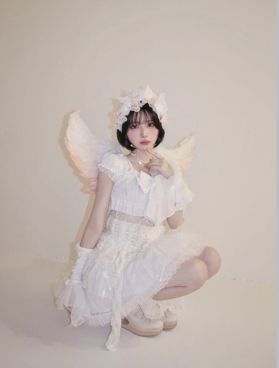 mutexrphoseis's tweet photo. ᴄᴏsᴛᴜᴍᴇ ʟᴇᴀsᴇ𓂃⟡.·

˚₊‧꒰ა 𝐋𝐀𝐑𝐌𝐄 𝐏𝐑𝐎𝐃𝐔𝐂𝐄 ໒꒱‧₊˚
( @larmemagazine )

ᴋᴀᴡᴀɪɪ ʟᴀʙ. 4ᴛʜ ᴀɴɴɪᴠᴇʀsᴀʀʏ ʙᴏᴏᴋ
ᴋᴀᴡᴀɪɪ ʟᴀʙ. × ʟᴀʀᴍᴇ ʙᴏᴏᴋs ᴄᴏʟʟᴇᴄᴛɪᴏɴ 2026
にて 鎮西寿々歌 さま ( @suzuka_fz1124 )に
ご着用いただいています⋆｡*∅

ぜひお手にとっていただけると嬉しいです✡︎⋆꙳

.⋆𝜗𝜚 ┈┈┈ ⋯ ┈┈┈ 𝜗𝜚 ┈┈┈ ⋯ ┈┈┈𝜗𝜚.⋆