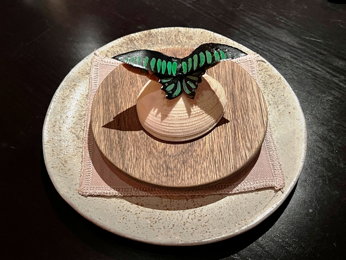 TheDiningFeed's tweet photo. A true two Michelin Star experience - if it wasn't for the service @ Restaurant Dewakan https://t.co/bHVa1TEDEe #KL #KUL #KualaLumpur #Malaysia #foodiechats #nomnom #yummy #tastydishes #2michelinstars #notsogreatservice https://t.co/UefF1Nu795