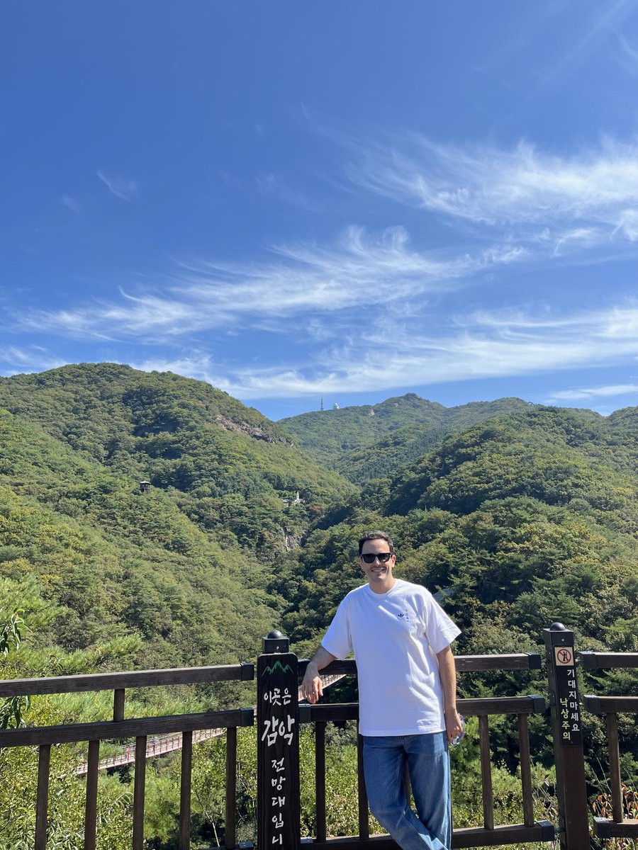 migueeelmart's tweet photo. Korea la buena 🇰🇷🫰🏻❤️‍🩹 https://t.co/yoQzI6Q1Jo