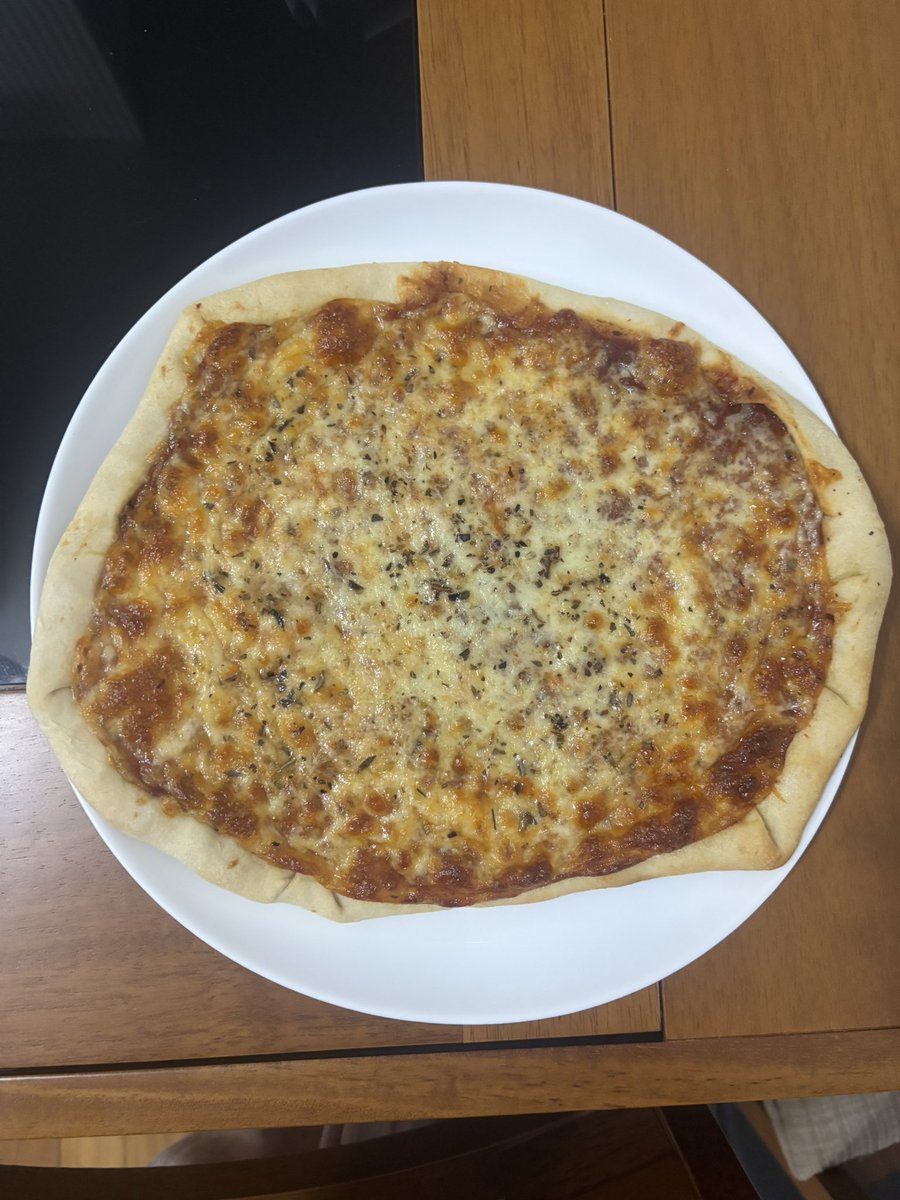 yourfemmegf's tweet photo. @lorevictoria5 vsf kkkkkkkkk jokes on you fiz pizza! (ficou feia mas tava boa) https://t.co/kGYrkQadDO