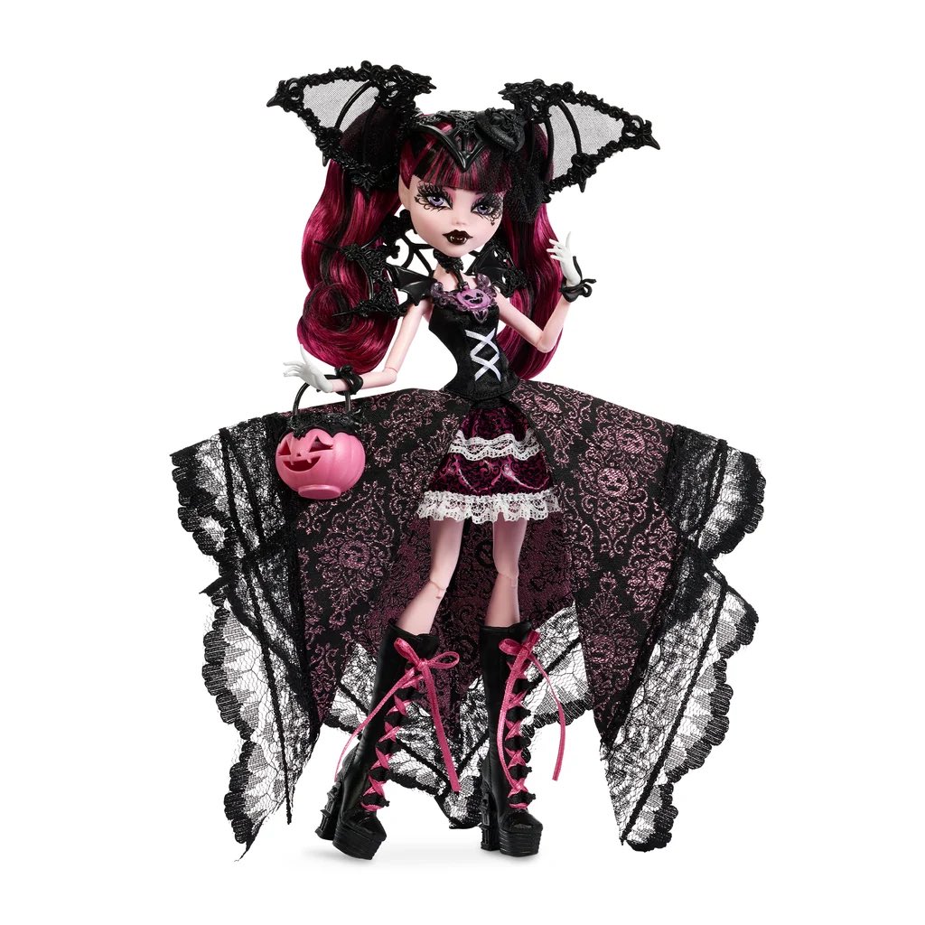 corpscontent's tweet photo. I want her.. I kinda love her.. https://t.co/UhNBEuqG9L