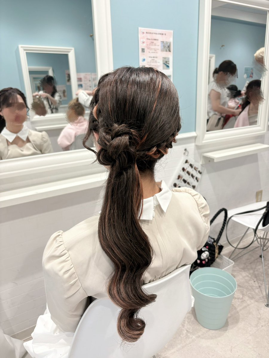 h_18chan's tweet photo. ヘアメしてもらった😽💕 https://t.co/VUNSVlBAYo