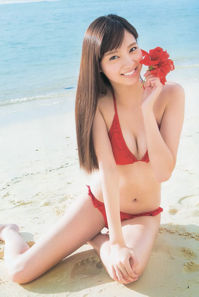 arashisakura's tweet photo. 新川優愛ちゃん今も可愛いけど全盛期の美しさとスタイルレベチすぎじゃない？ https://t.co/hxxk7lwYme