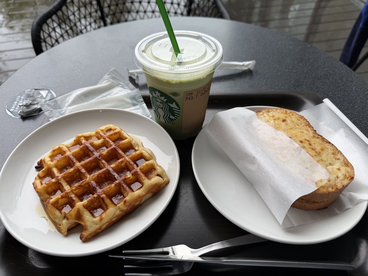 VRC_warabimoti's tweet photo. 今日のお昼ご飯かな、
初めてスタバで、食べるものを買いました、美味いです、 https://t.co/Aesfwg9IKE