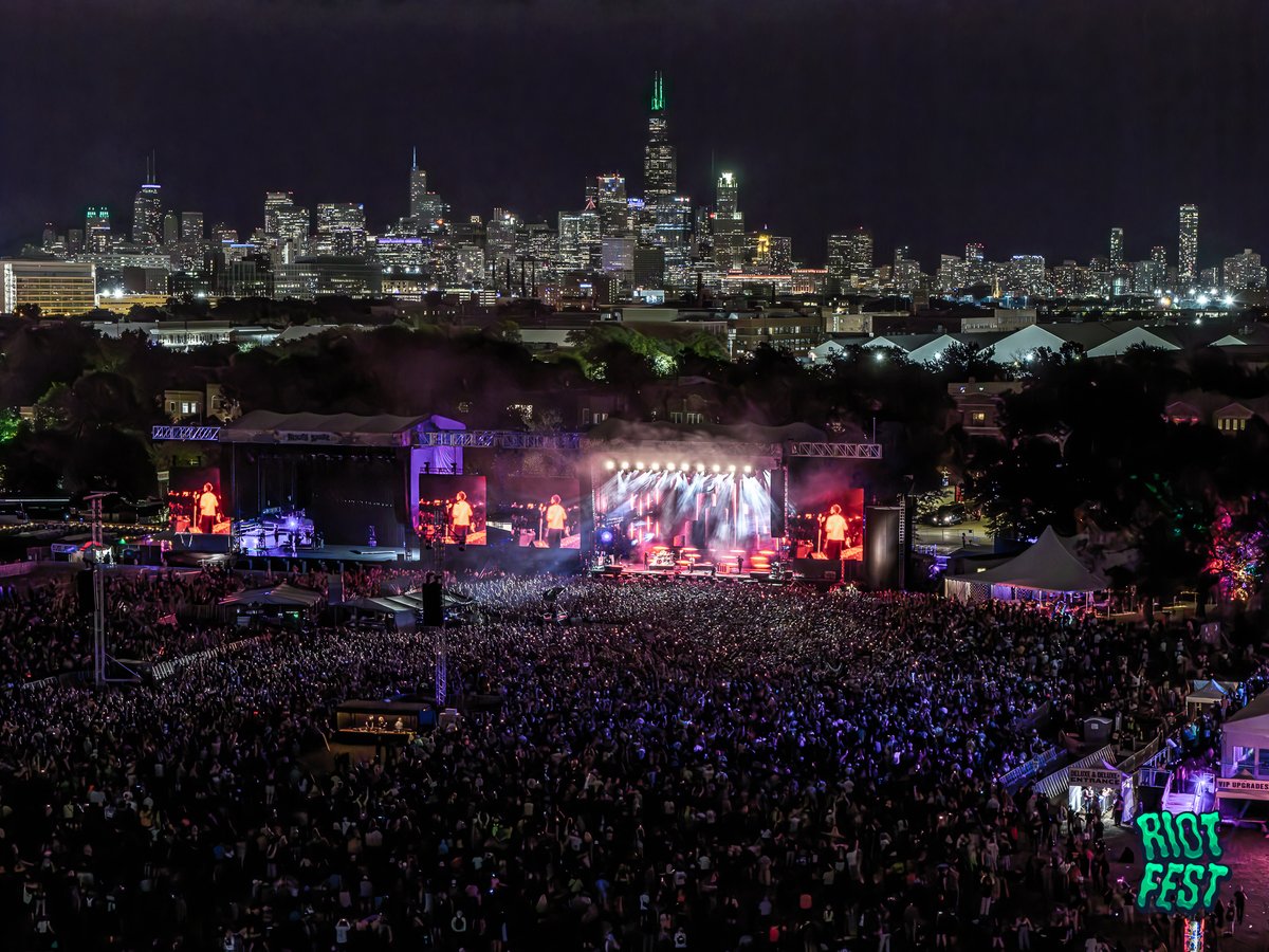 RiotFest's tweet photo. Riot Fest Day 1 is over. Get home safe. We will see you tomorrow. https://t.co/pp2dWIdrVn
