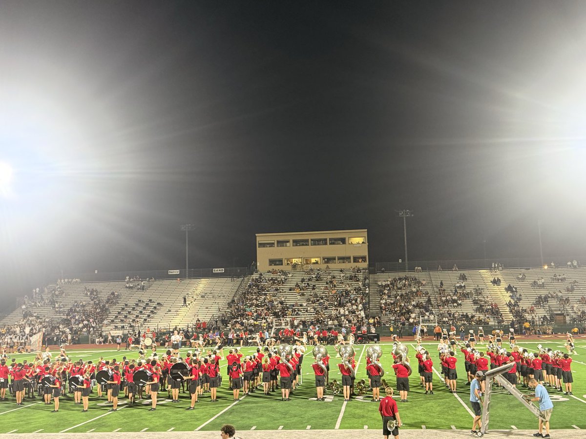 LaKesha_Drinks's tweet photo. Ending the week with Friday night lights and a @gobowiebulldogs WIN! @AISDAthletics @Secondary_AISD https://t.co/HT3RNecOsv