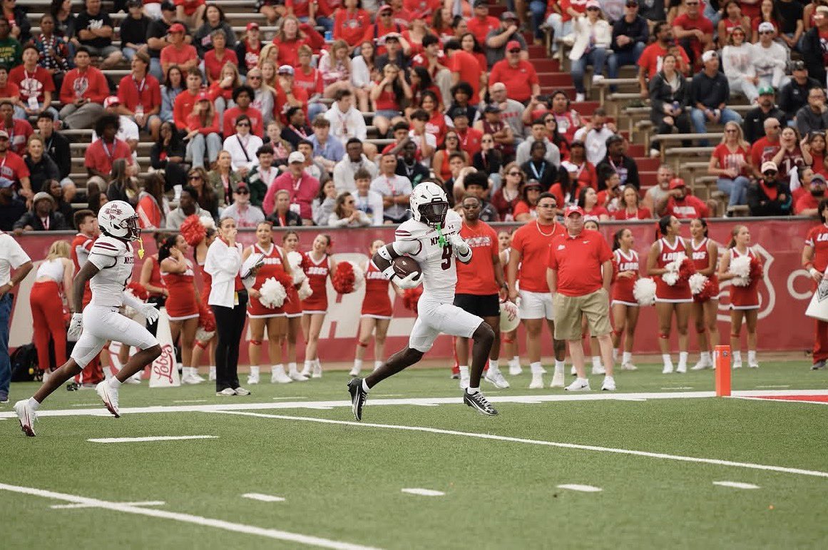 Khalildifferent's tweet photo. Blessed to receive an offer from New Mexico State University! #goaggies♥️
@__coachtim
@BrandonHuffman 
@AllenTrieu 
@Coach_JoeyMoss
@TomLoy247 https://t.co/oKe88e4HUB