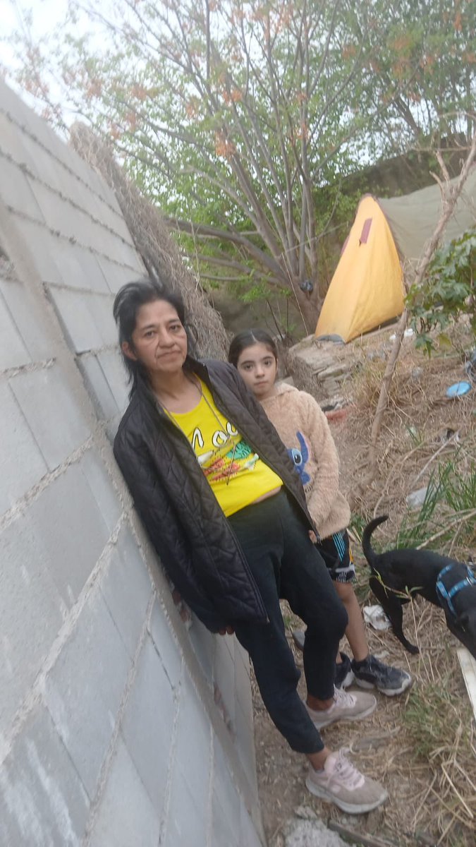 JuampaFundacion's tweet photo. Vamos amigos! Un esfuerzo más! 
Ya tenemos $1.000.000 solo nos faltan $500.000 para poder comprarle la casita prefabricada y poder cumplir el sueño de Ambar de tener su casa y dejar de vivir en una carpa. 

Compartan! Hagamos un esfuerzo que entre todos poniendo un poquito cada uno llegamos a la casa. Depues vemos si avanzamos con la mesa las sillas y la cocina.
Nos urge pagar la casita para sacar de esa carpa a esa criatura de 9 años y su mamá. 

Único alias: JUANPABLOFUNDACION 
Cuit: 20261030927
Banco de Córdoba