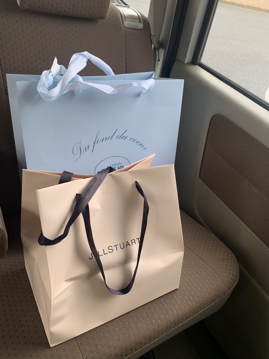 BOS_0214's tweet photo. 毎年感じる事なんですがオッサン1人で行く店じゃないなって💦
とりあえずミッションcompleteでけたのでヨシっ！ https://t.co/utgHPXR1y7