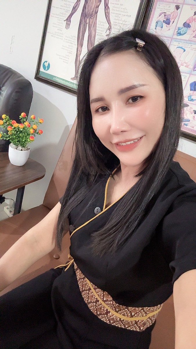 Momokoki1789's tweet photo. วันนี้วันหยุด ไม่รู้จะไปไหน แวะมานวดได้นะคะ หมอแบมพร้อมให้บริการคะ
มีนสดไทย นวดเท้า นวดไทยรีดเส้น และ นวดน้ำมันคะ แวะมานวดได้เลยนะคะ
Line : @966hafys (มี @ ด้วยนะคะ)

#นวด #เชียงใหม่ #ดอยสะเก็ด #หมอแบม #นวดเชียงใหม่ #สันทราย #สันนาเม็ง #นวดใกล้ฉัน #นวดไหนดี #นวดดีบอกต่อ https://t.co/JLkU2jgzBU